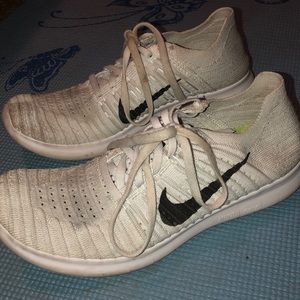 Nike Flex Sneakers